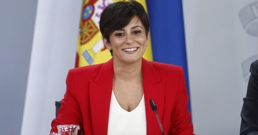 El Gobierno prohíbe los desahucios hasta 2030 y aprueba un decreto aparte que recoge los alquileres indefinidos