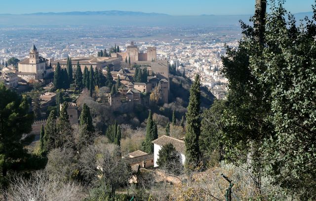 De Motril a Granada: cómo combinar costa y ciudad en una escapada