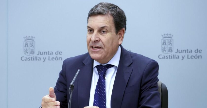 El PP respalda la censura ideológica de Vox al cine en Castilla y León y lo justifica en nombre de la “libertad”