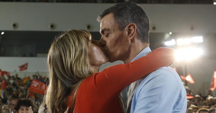 Sánchez mete en campaña a Begoña Gómez: «Nos han intentado quebrar pero hoy somos más fuertes, te quiero»