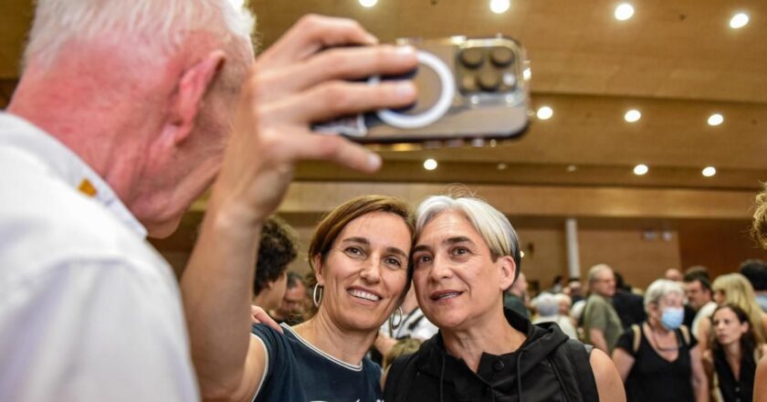 Colau se abre a no ser candidata para que Frente Amplio y Podemos pacten
