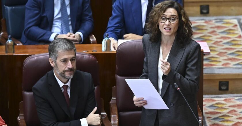 Ayuso anuncia que irá a la Justicia para forzar el desalojo de Sol y la oposición le reprocha que se «ría» de Maricarmen