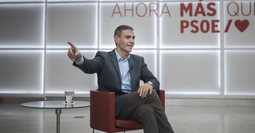 «El bulo del voto por correo es miedo a perder» y «que Aznar esté tranquilo»: la entrevista a Pedro Sánchez, en frases